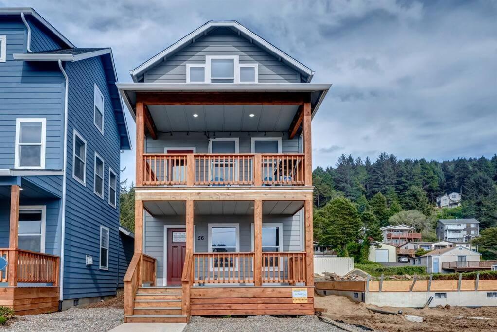 New Tri-Level Home With Ocean View And 3 En-Suite Bedrooms! 迪波湾 外观 照片